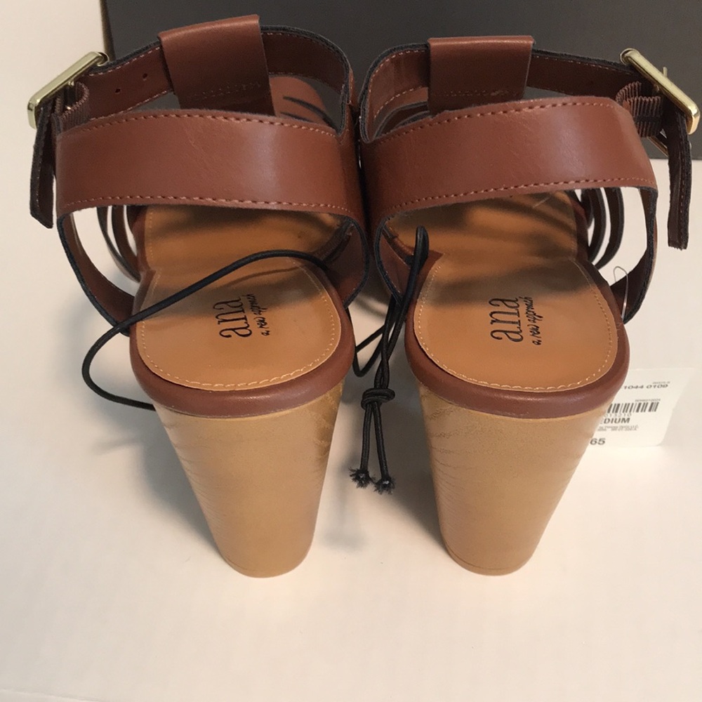 a.n.a Woman's 9.5 Jordan Fisherman Sandals Cognac Brown Studded Block Heel NEW - Picture 4 of 7